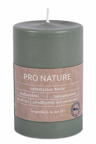 Müller Kerzenfabrik Pro Nature Stearin-Stumpen 100/68 mm - minze (1 Stück) Artikelvorschau Pro Nature Stearin-Stumpen 100/68 mm - minze (1 Stück)