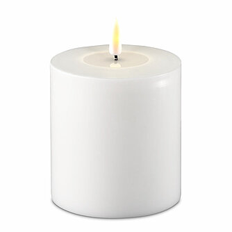 Deluxe Homeart LED Stumpenkerze - weiß 100/100mm (1 Stück) Artikelvorschau LED Stumpenkerze - weiß 100/100mm (1 Stück)