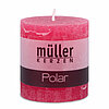 Eine Polar Stumpenkerze von Müller Kerzenfabrik in der Größe 7,5x6,8cm mit dem Duft Fraise.