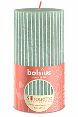 Eine Rustik Silhouette Stumpenkerze von Bolsius in der Farbe Jadegrün in der Größe 13x6,8cm.