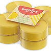 8 Maxi-Teelichter von Bolsius in der Größe 5x2,5cm mit dem Duft "Citronella" in der Farbe weiß.