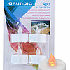 Vier flackernde LED-Teelichter von Grundig sind in einer Plastikverpackung dargestellt. Jede LED-Kerze ist weiß und hat eine flackernde Flamme, die eine warme, beruhigende Atmosphäre schafft. Die Teelichter sind gleichmäßig in der Verpackung angeordnet. I