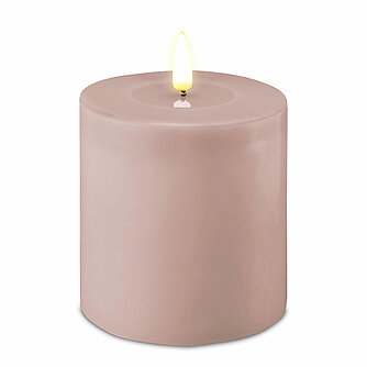 Deluxe Homeart LED Stumpenkerze - rose 100/100mm (1 Stück) Artikelvorschau LED Stumpenkerze - rose 100/100mm (1 Stück)