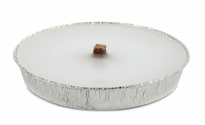 Eine Flammschale Alu von Richard Wenzel in der Größe 20x16,5cm in der Farbe Weiß.