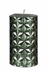 Eine Rustik Kerze James von Richard Wenzel in der Größe 11x6,5cm in der Farbe tannengrün.