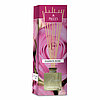 Ein Raumduft Diffuser von Prices Candles in der Geruchssorte Damson Rose mit 100ml Inhalt.