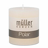 Eine Polar Stumpenkerze von Müller Kerzenfabrik in der Größe 7,5x6,8cm mit Vanilleduft.