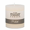 Eine Polar Stumpenkerze von Müller Kerzenfabrik in der Größe 7,5x6,8cm mit Vanilleduft.