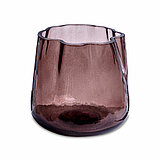 Ein Teelichthalter Wavy von Sandra Rich in der Größe 8,5x8,5cm in der Farbe braun.