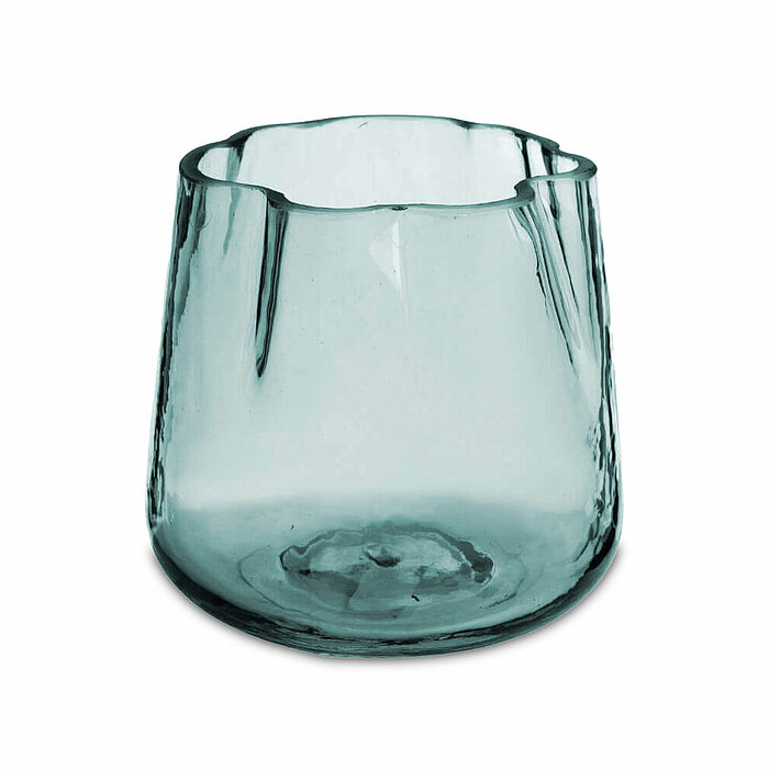 Ein Teelichthalter Wavy von Sandra Rich in der Größe 8,5x8,5cm in der Farbe hellgrün.