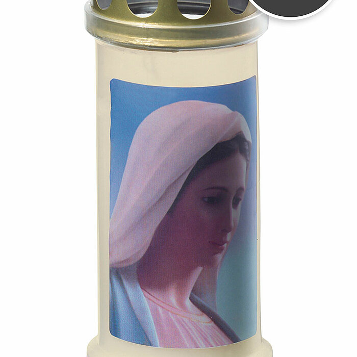 Eine einzelne Bolsius Grabkerze ist zu sehen, mit einem Bild der Jungfrau Maria auf der Vorderseite. Der obere Teil der Kerze ist mit einem goldfarbenen, perforierten Deckel versehen. Im Bild befindet sich zudem ein Hinweis auf die Packungsgröße von 12 St