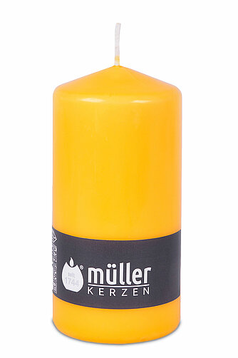 Müller Kerzenfabrik Stumpenkerzen 135/68 mm - goldgelb (1 Stück) Artikelvorschau Stumpenkerzen 135/68 mm - goldgelb (1 Stück)