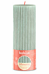Eine Rustik Silhouette Stumpenkerze von Bolsius in der Farbe Jadegrün in der Größe 19x6,8cm.
