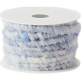 Eine Wollkordel von KragoArt mit der Breite 1 cm und einer Länge von 10 m in der Farbe Hellblau Melange.