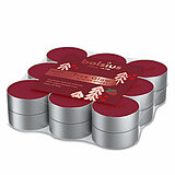 Das Bild zeigt eine Packung Bolsius True Glow Teelichter in der Duftrichtung "Winter Spices". Die Packung enthält acht Teelichter, die in silbernen Aluminiumbehältern untergebracht sind. Die Teelichter haben eine tiefe rote Farbe. Oberhalb der Teelichter 