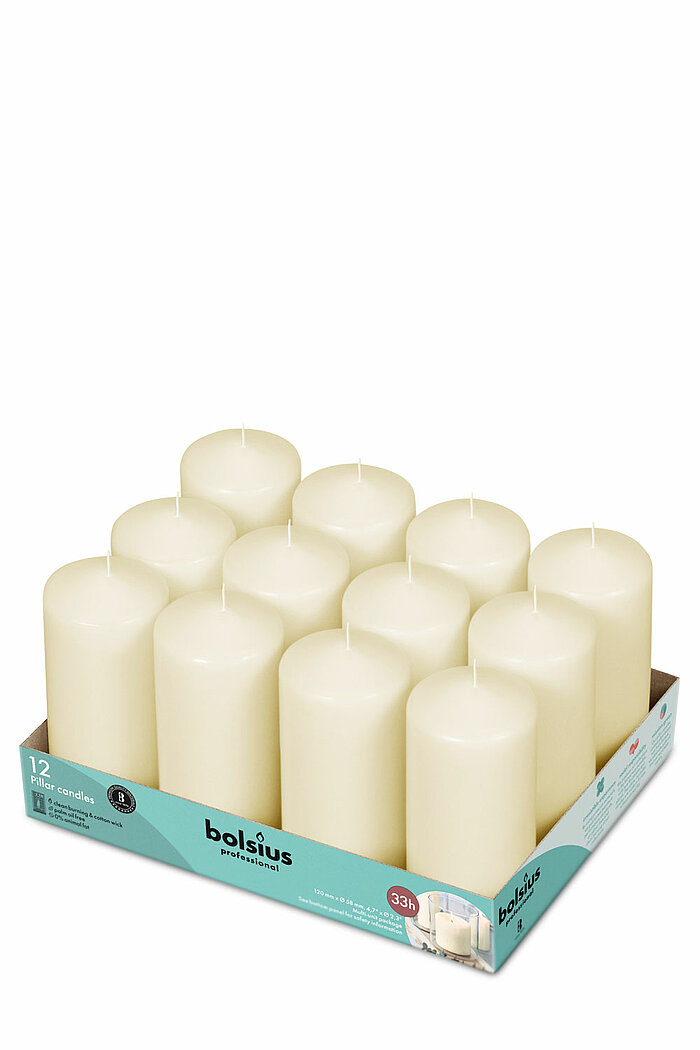 12 Stumpenkerzen von Bolsius Professional in der Größe 12x5,8cm in der Farbe Elfenbein.