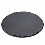 Ein runder, schwarzer Schieferplatten-Untersetzer mit einer leicht unebenen, natürlichen Kante. Die Oberfläche ist glatt und matt, mit feinen Strukturierungen, die typisch für Schiefer sind.