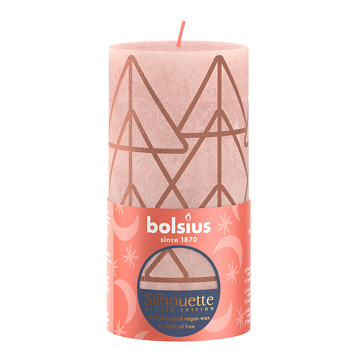 Ein Silhouette Motivkerzenset mit Baum in der Farbe Cremiges Karamell von Bolsius.