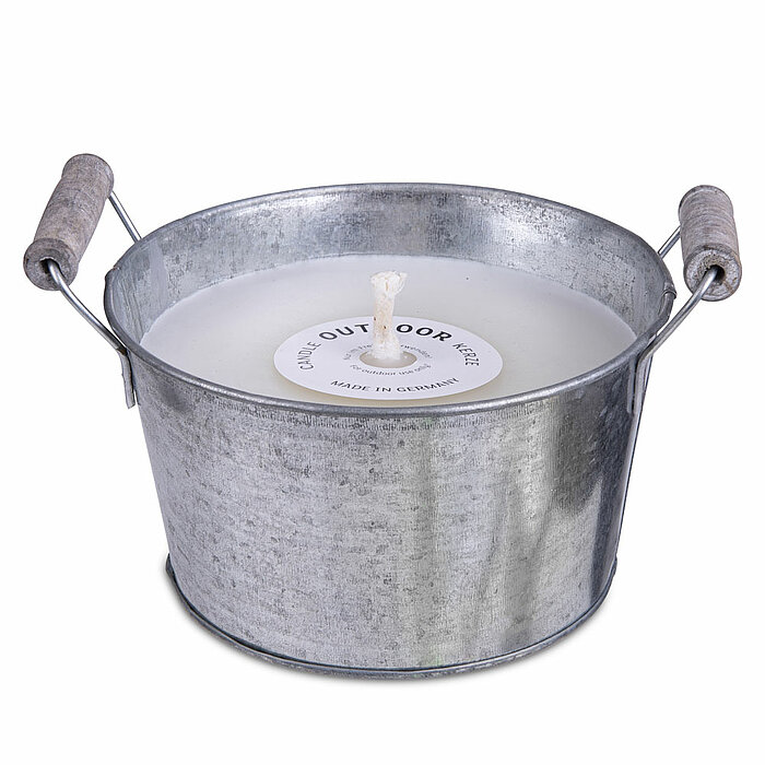 Eine Outdoor Zinkschale von Richard Wenzel in der Größe 8,5x15cm in der Farbe weiß.