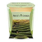 Eine Duftkerze im Glas von Prices Candles in der Größe 8,9x8,0cm mit dem Duft Calming Green Tea.