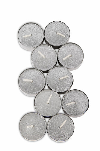 Richard Wenzel Teelichte Metallic - 10er Box - Silber Artikelvorschau Teelichte Metallic - 10er Box - Silber