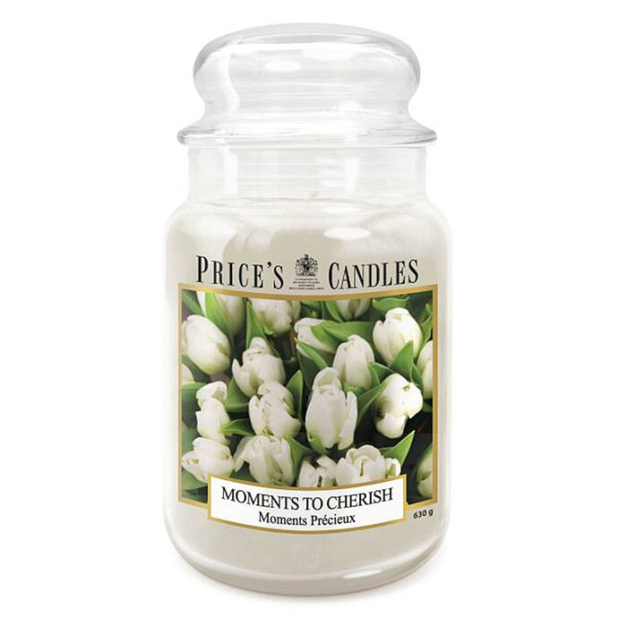 Eine Apothekerglas-Kerze von Prices Candles in der Größe 19,5x10cm mit dem Duft "Moments to Cherish" und einem Gewicht von 630g.