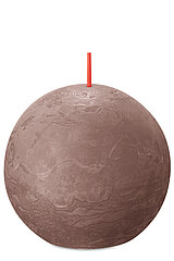 Eine Rustik Kugelkerze von Bolsius in der Farbe Rustikales Taupe mit einem Durchmesser von 7,6cm.