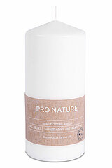 Eine Pro Nature Stearin-Stumpenkerze von Müller Kerzenfabrik in der Größe 15x6,8cm in der Farbe weiß.