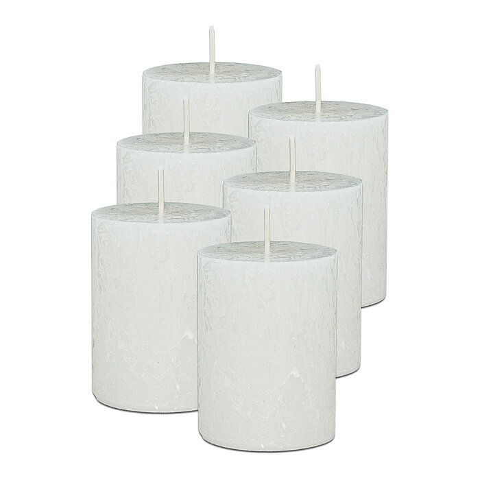 6 Stumpenkerzen von Decolite in der Größe 8x6cm in der Farbe wollweiß.