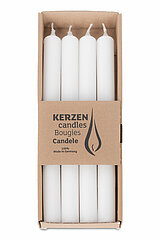 Vier Rustic Stabkerzen von Richard Wenzel in der Größe 25x2,2cm in der Farbe Weiß.