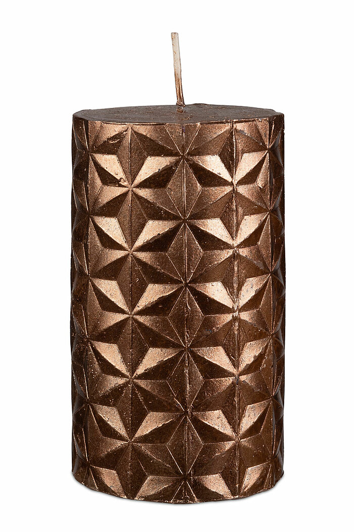 Eine Rustik Kerze James von Richard Wenzel in der Größe 11x6,5cm in der Farbe Kupfer.