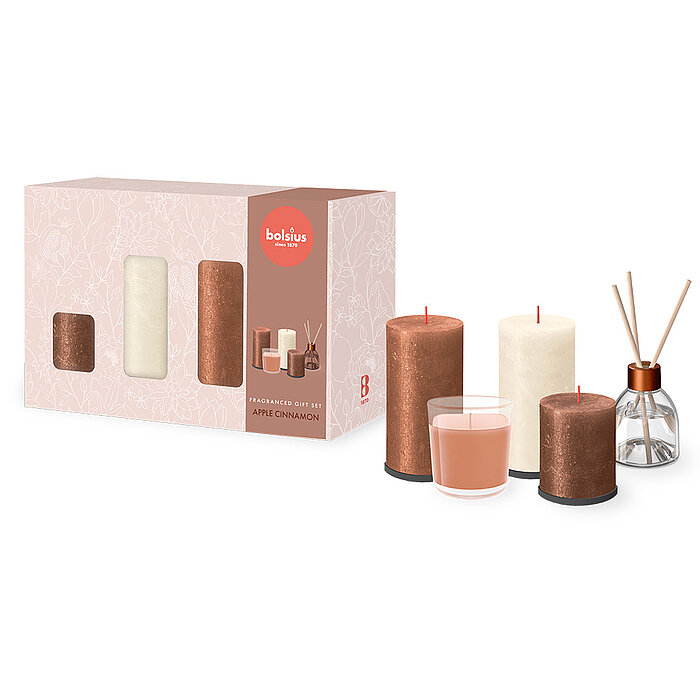 Ein Bolsius Raumduft-Geschenk-Set cozy hideaway mit den Gerüchen Apfel und Zimt.