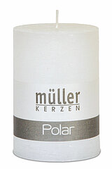 Eine Polar Stumpenkerze von Müller Kerzenfabrik in der Größe 10x6,8cm in der Farbe weiß.