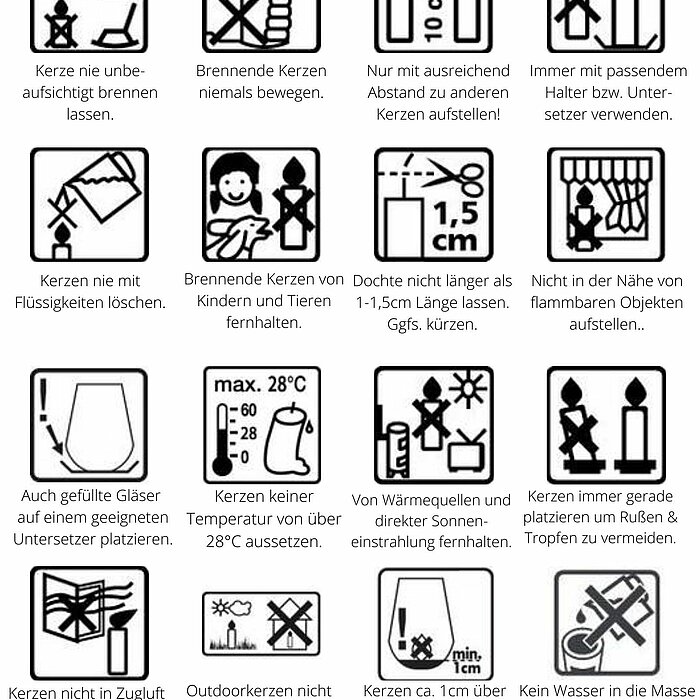 Fünf brennende Bolsius Tafelkerzen in Weiß stehen auf einem Tisch, in verschiedenen Haltern aus Glas und einem modernen Kerzenhalter aus Kupfer. Auf dem Tisch befinden sich zudem eine Glas-Karaffe, zwei leere Trinkgläser und ein Teller mit goldfarbenem Be