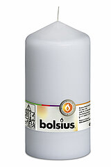 1 Stumpenkerze von Bolsius in der Größe 15x7,8cm in der Farbe weiß.