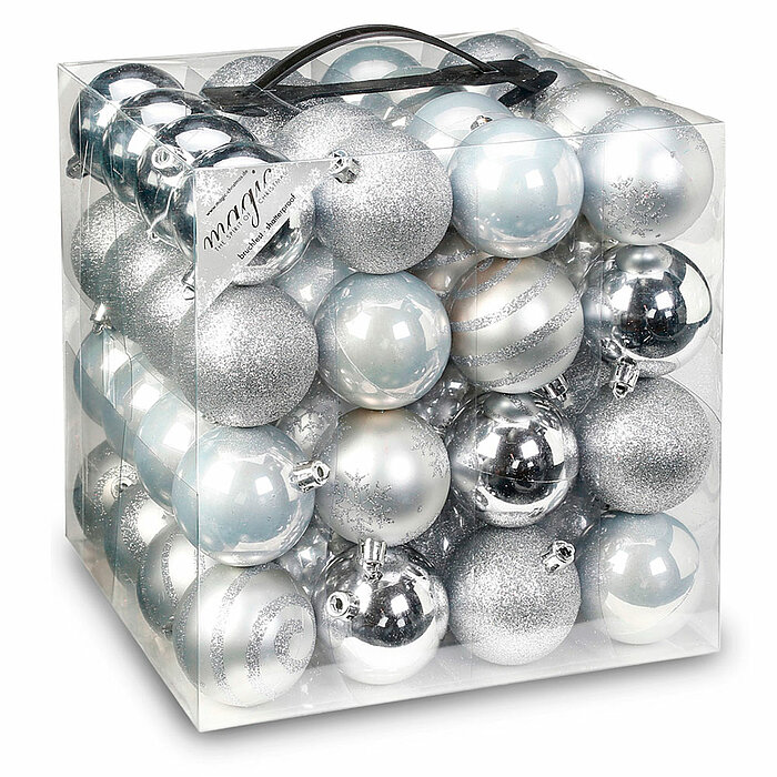 64 Christbaumkugeln von Inge Glas aus Kunststoff in der Größe 6cm in der Farbe Silber.