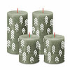 Ein Adventsset mit 4 Kerzen von Bolsius in der Farbe Frische Olive in den Größen 8x8cm und 13x6,8cm.