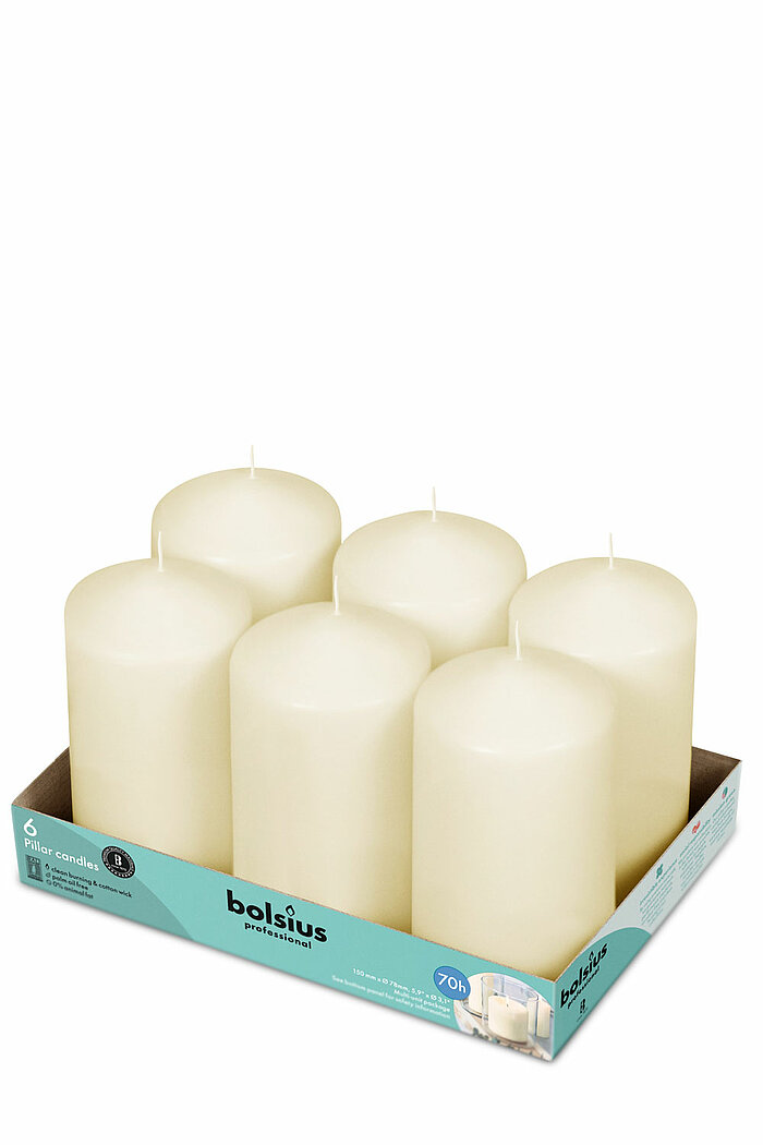 6 Stumpenkerzen von Bolsius Professional in der Größe 15x7,8cm in der Farbe Elfenbein.