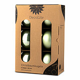 Ein 6er Pack Christbaumkugeln in Salbei mit 10cm Durchmesser von DecoLite in einer dekorativen Schachtel.