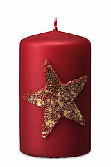 Eine Cello Stumpenkerze Noel von Richard Wenzel in der Größe 10x6cm in der Farbe Rubin.